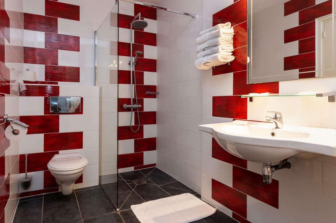 Logis Hotel Le Rond Point Soorts-Hossegor Bagian luar foto