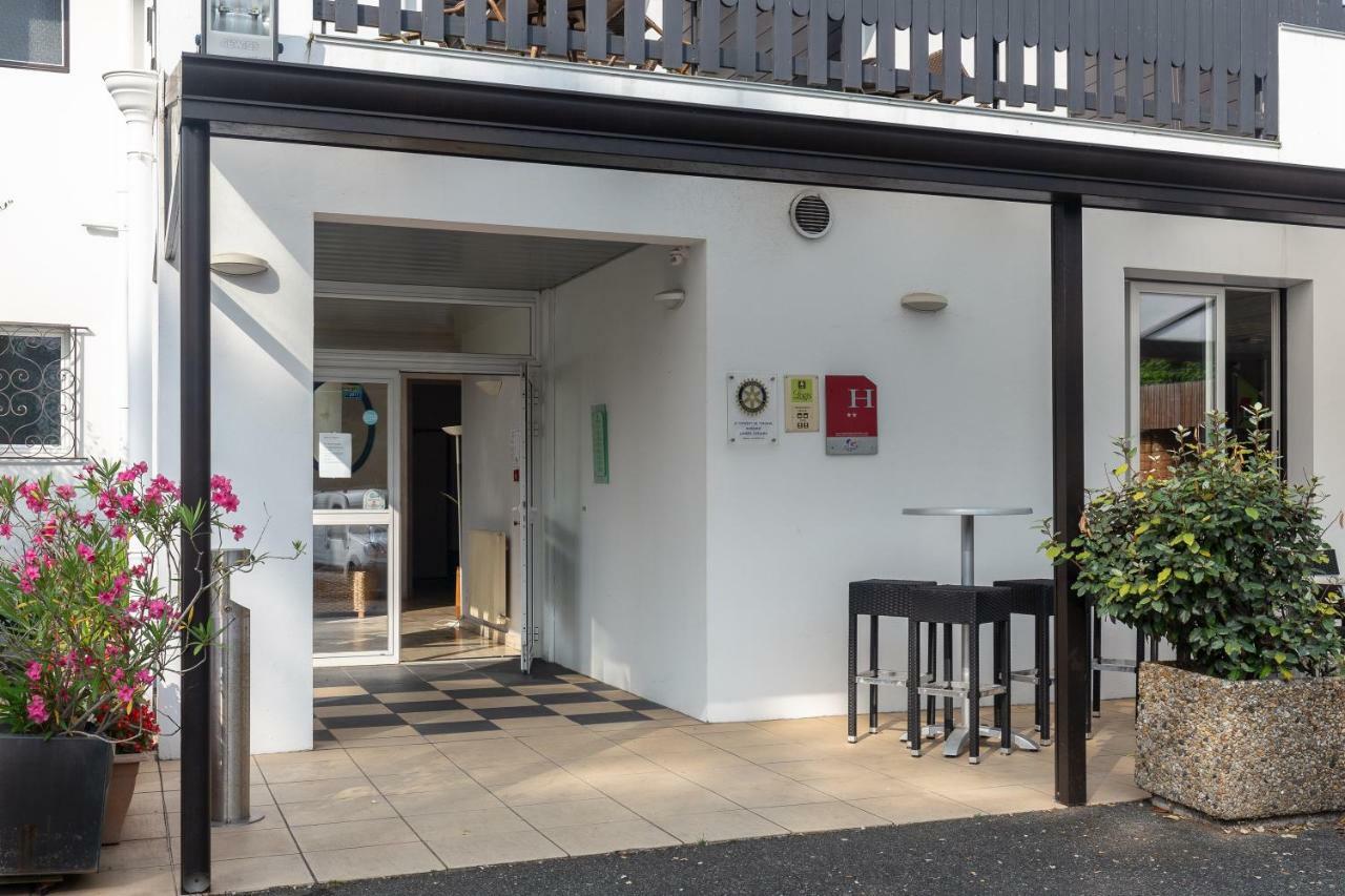 Logis Hotel Le Rond Point Soorts-Hossegor Bagian luar foto